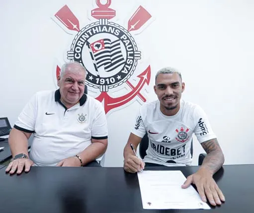 (Instagram: @matheus34) - Matheuzinho pelo Corinthians - Reprodução/Divulgação