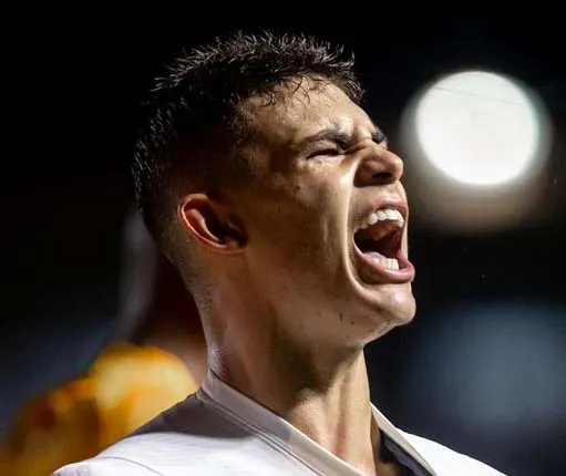 (Instagram: @gabrielmoscardo) - Gabriel Moscardo pelo Corinthians - Divulgação/Reprodução